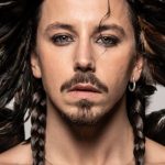 Michał Szpak deklarował kiedyś, że rozważa zmianę płci. Jak patrzy na tę kwestię obecnie?