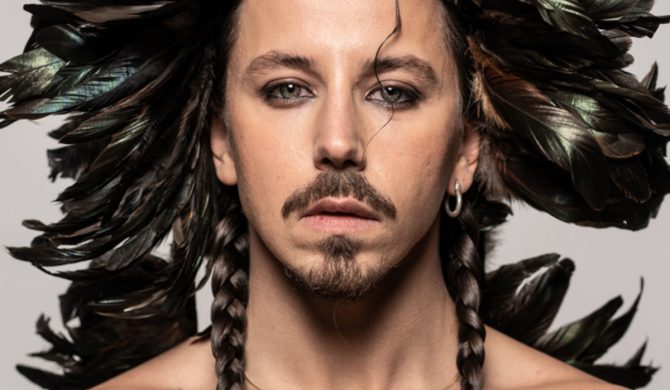 Michał Szpak deklarował kiedyś, że rozważa zmianę płci. Jak patrzy na tę kwestię obecnie?