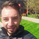 Założyciel zespołu Łzy jest ciężko chory. „Normalne pytanie to ile mi zostało”