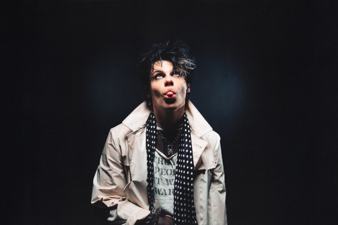 YUNGBLUD przerabia klasyczną piosenkę KISS