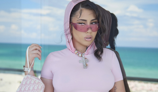 Kali Uchis po latach wreszcie podzieliła się z fanami pełną wersją „Never Be Yours”