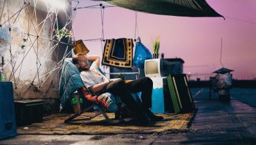 Fabijański zaskakuje w nowym singlu. Artysta postawił na diametralną zmianę klimatu