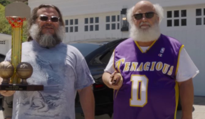 Kyle Gass z Tenacious D przeprasza za żenujący żart o Donaldzie Trumpie, ale mleko już się rozlało