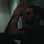 Eminem przypomina o płycie nowym klipem