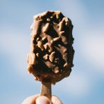 Polski raper wprowadził na rynek lody na patyku