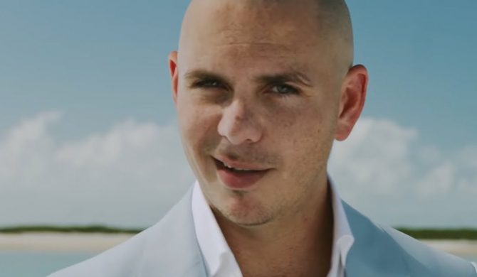 Pitbull wycofuje się z kontrowersyjnej zmiany. Pomogła presja słuchaczy?