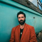 Yannis & The Yaw – frontman Foals prezentuje klip do singla „Rain Can’t Reach Us”