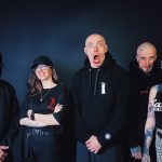 Słoń i Deadmen Crew z „Diabłami”