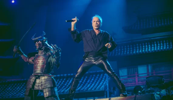 Iron Maiden rozpoczynają trasę koncertową. Manager apeluje: „Odłóżcie telefony”
