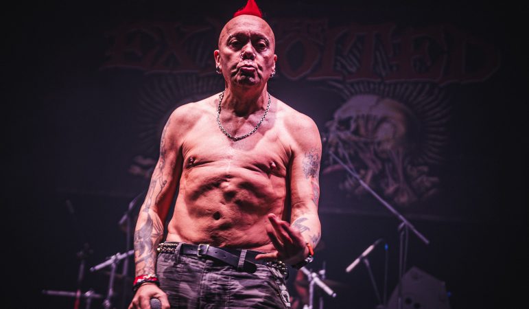 The Exploited i goście na zdjęciach z koncertu w Poznaniu