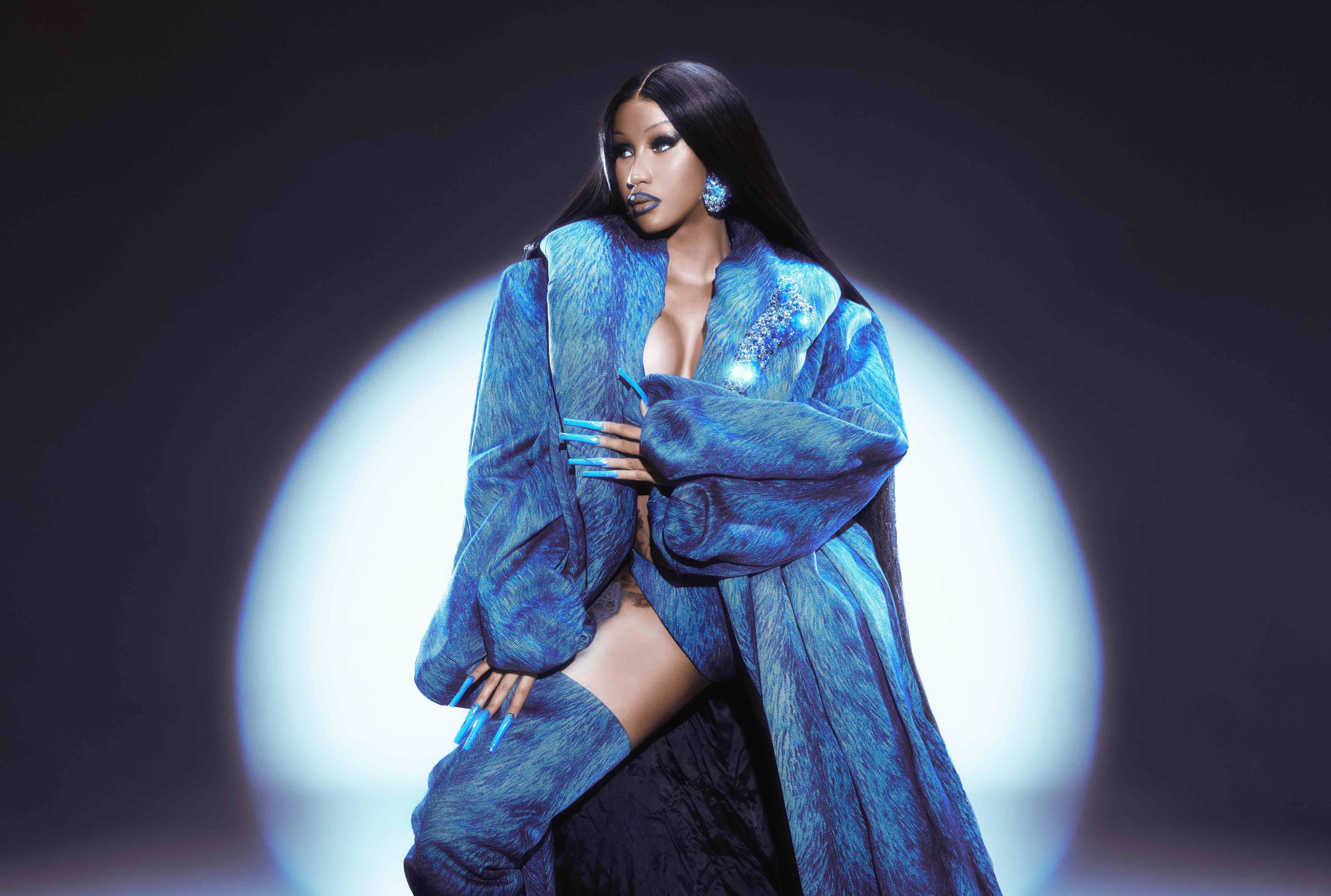 Cardi B alarmuje: „Telefony nie tylko podsłuchują, one czytają nam w myślach”