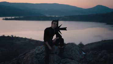 YUNGBLUD powraca z nowym singlem „Hello Heaven, Hello” i spektakularnym 9-minutowym teledyskiem