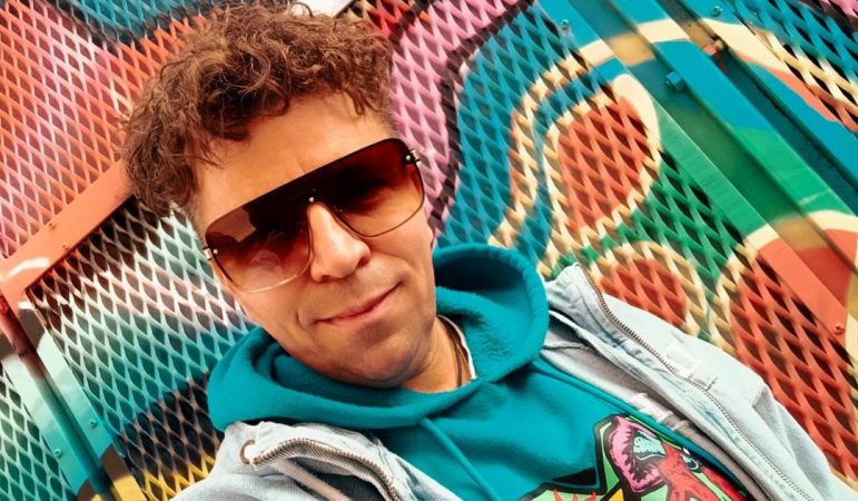Krist Van D rozświetla lato nowym pozytywnym utworem