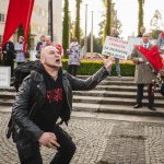 Krucjata różańcowa – zdjęcia z protestu przed wrocławskim koncertem Behemotha