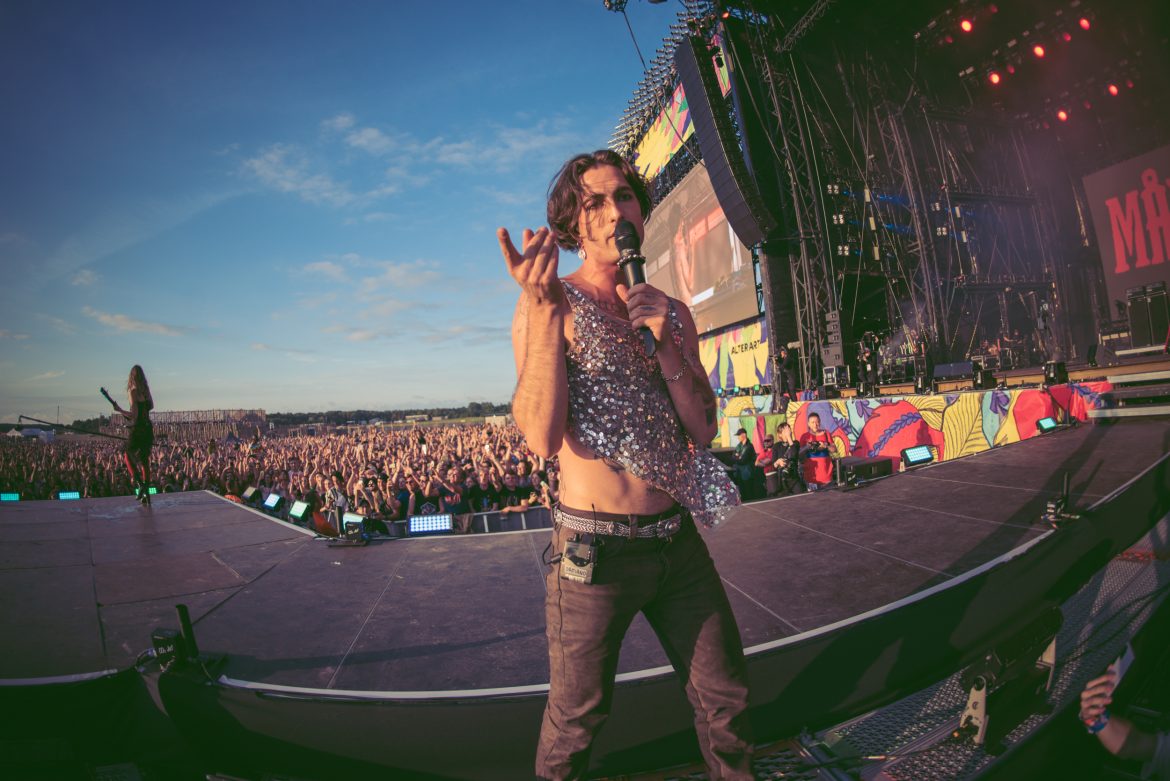 Wokalista Maneskin oświadczył się aktorce. To nie pierwszy raz kiedy Damiano poprosił ukochaną o rękę