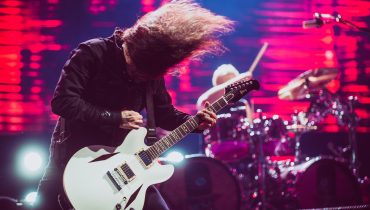 Josh Freese obiecywał podać 10 powodów, dla których Foo Fighters mogli wyrzucić go ze składu. Zrobił to
