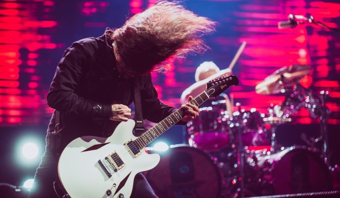 Josh Freese obiecywał podać 10 powodów, dla których Foo Fighters mogli wyrzucić go ze składu. Zrobił to