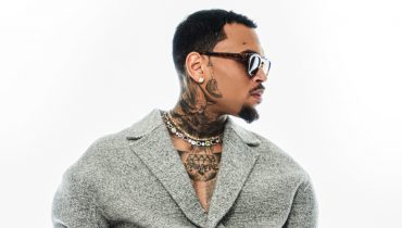 Chris Brown aresztowany. Policjanci wyprowadzili go z pokoju hotelowego w środku nocy