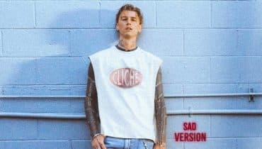 mgk zaskakuje singla „clichè”