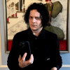 Jack White dostał pierwszy telefon komórkowy w życiu. To prezent na 50. urodziny