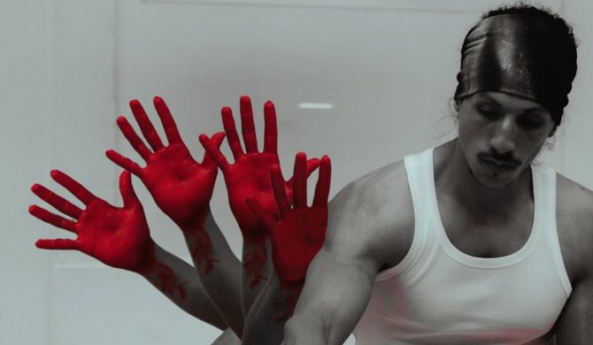 Francuski raper odbił rękę na 20 tysiącach płyt. Robił to przez 24 godziny bez przerwy