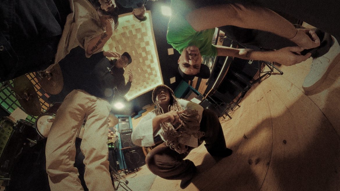 Aloha Ent., WCK i Ewa Ekwa łączą siły w singlu „Nie przeciągam struny” – nowoczesne mastershot video 360°