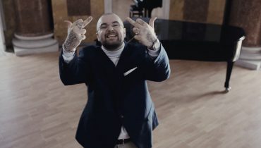 Bedoes wraca z mega mocnym numerem: „Dla nich jestem k**wą, ale zawsze spojrzę w lustro”