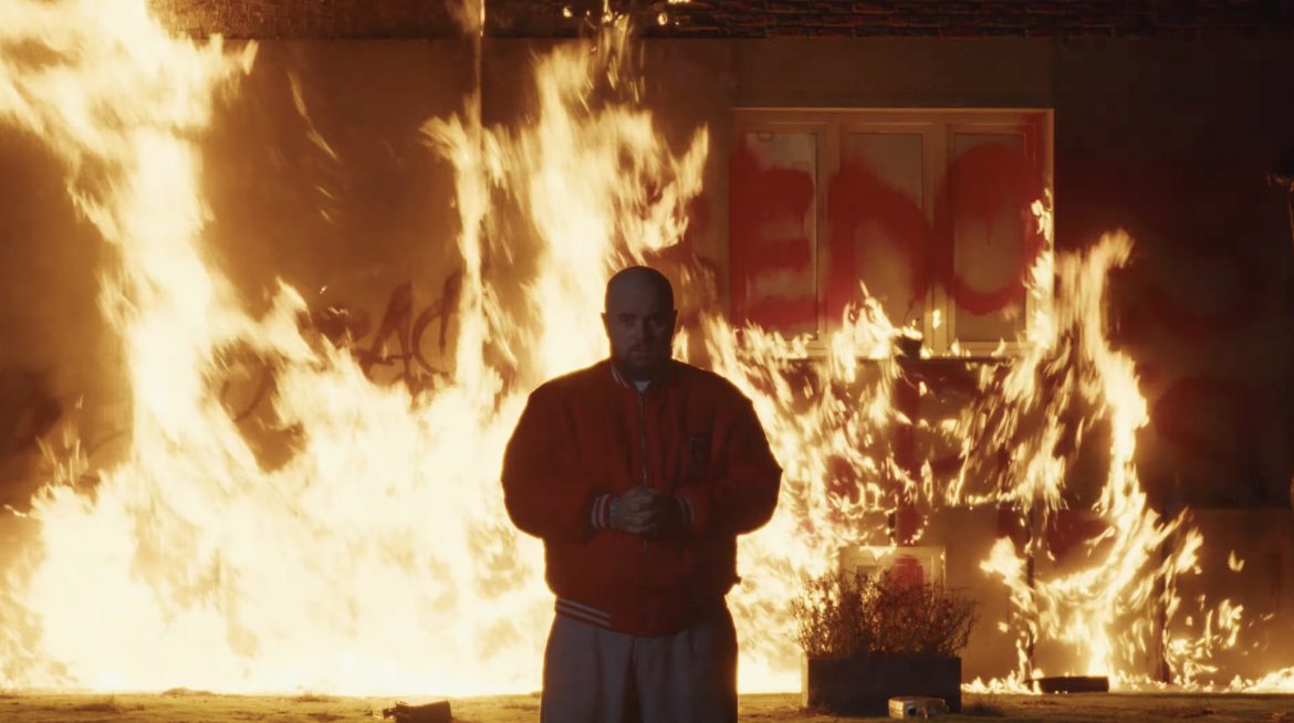 “Kamień z serca” Bedoesa słowo po słowie. “Ja jestem krzykiem tego pokolenia, a nie żadnym wzorem do naśladowania”