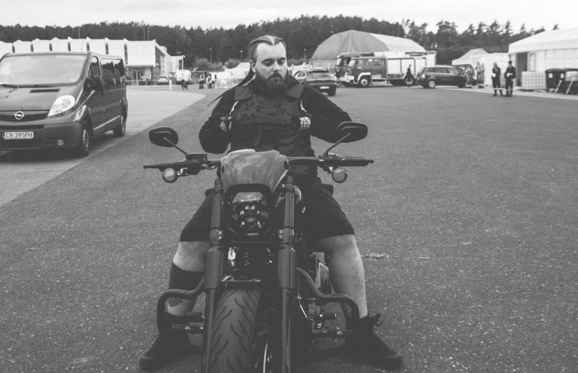 Bedoes ogolił głowę i zapowiada pierwszą od pięciu lat płytę