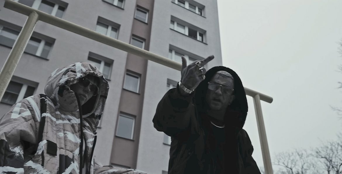 „Czas mi pokazał, że bez sensu chciałem oddać wam serce” – Bonson z nowym klipem i premierą albumu „Brudnopis”