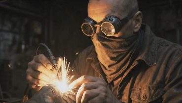 Budda składa hołd klasycznemu numerowi Budki Suflera i pokazuje Warszawę po wybuchu bomby atomowej