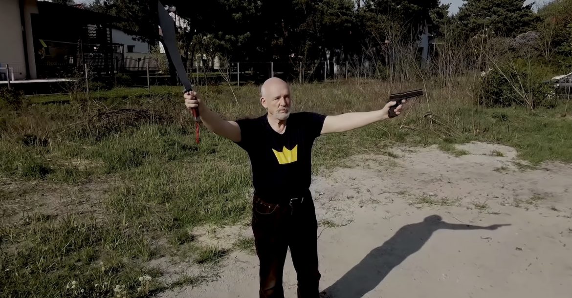 Prokuratura podjęła decyzję w sprawie kawałka Janusza Korwin-Mikkego nagranego na #Hot16Challenge2