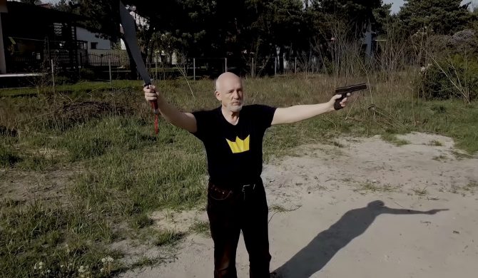 Prokuratura podjęła decyzję w sprawie kawałka Janusza Korwin-Mikkego nagranego na #Hot16Challenge2