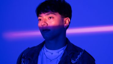 JJ zamyka trylogię „Wasted Love” nowym singlem „Haunting Me”