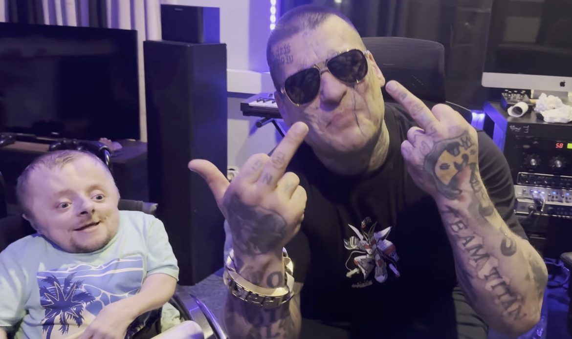 Jeśli macie ochotę dotrzeć na koniec Internetu to… Popek nagrał numer z Mikrocypkiem