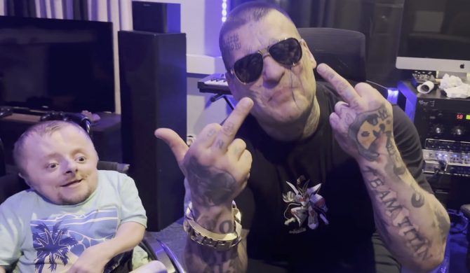 Jeśli macie ochotę dotrzeć na koniec Internetu to… Popek nagrał numer z Mikrocypkiem