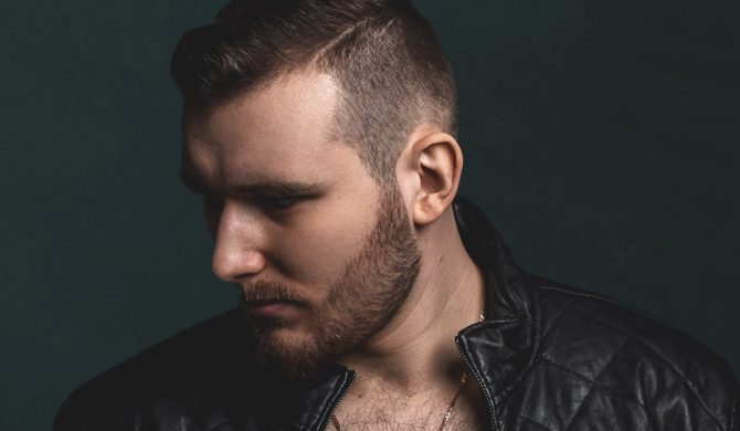 Współpracował z sanah i Marylą Rodowicz. Jego wersja techno religijnego hymnu stała się viralem