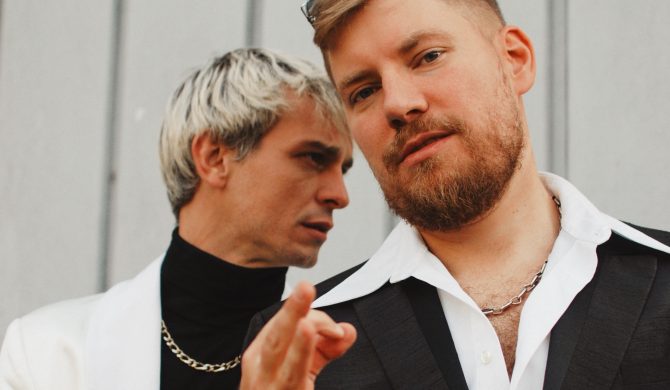 Jakub Jan Bryndal i Vito Bambino jako Czułe Punkty – teledysk do „Dojrzałe wersy” i premiera albumu „Auto-Dojazd”