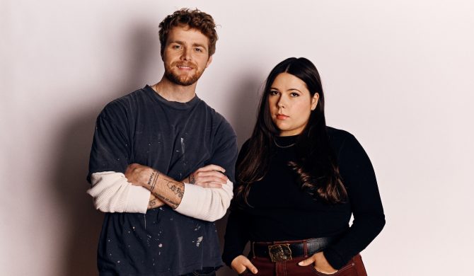 Alex Warren i Gigi Perez prezentują nową wersję singla „Eternity”