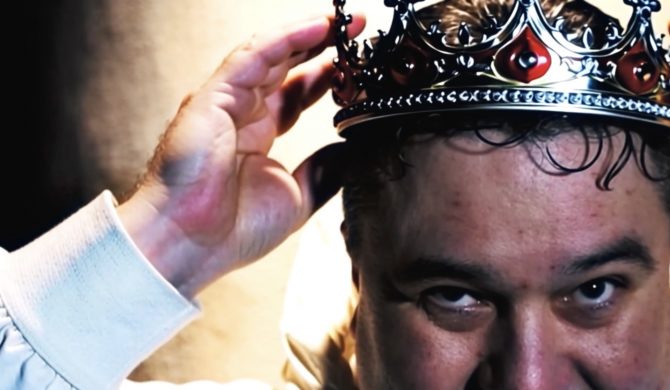 Przemek Ferguson wypuszcza drugi diss na Filipka. „Twój ojciec ściga bandytów co dnia, znajdzie paragraf na chuj*wy rap”