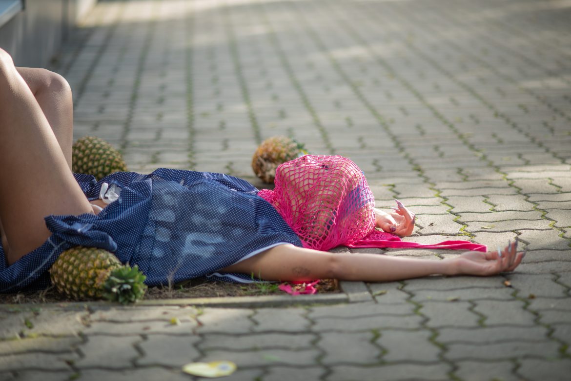 Dorota Masłowska oskarża Helenę Englert o kradzież frazy, którą idąc tropem rozumowania pisarki, sama musiała wcześniej „ukraść”