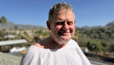 Muzycy Kultu przekazują nowe informacje o stanie zdrowia Kazika: „Może już samodzielnie pić wodę, zaczyna wstawać z łóżka”