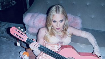 Madonna w różowym gorsecie: 67-letnia królowa popu w ostrej sesji w studiu nagraniowym