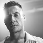 Małach prezentuje solowy album „Deszcz” – osobisty i emocjonalny projekt