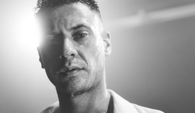 Małach prezentuje solowy album „Deszcz” – osobisty i emocjonalny projekt