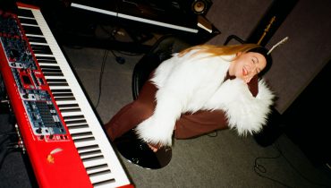 PAULA ROMA z premierą świątecznej piosenki „I tak do Was dojadę”