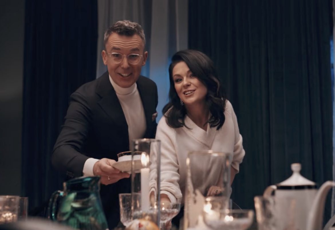 Jeśli chcecie zobaczyć coś nie do odzobaczenia i usłyszeć coś do nie do odsłyszenia, odpalcie świąteczną piosenkę Polsatu