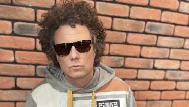 T.Love rozpada się na oczach fanów? Kolejny członek zespołu opuszcza Muńka Staszczyka