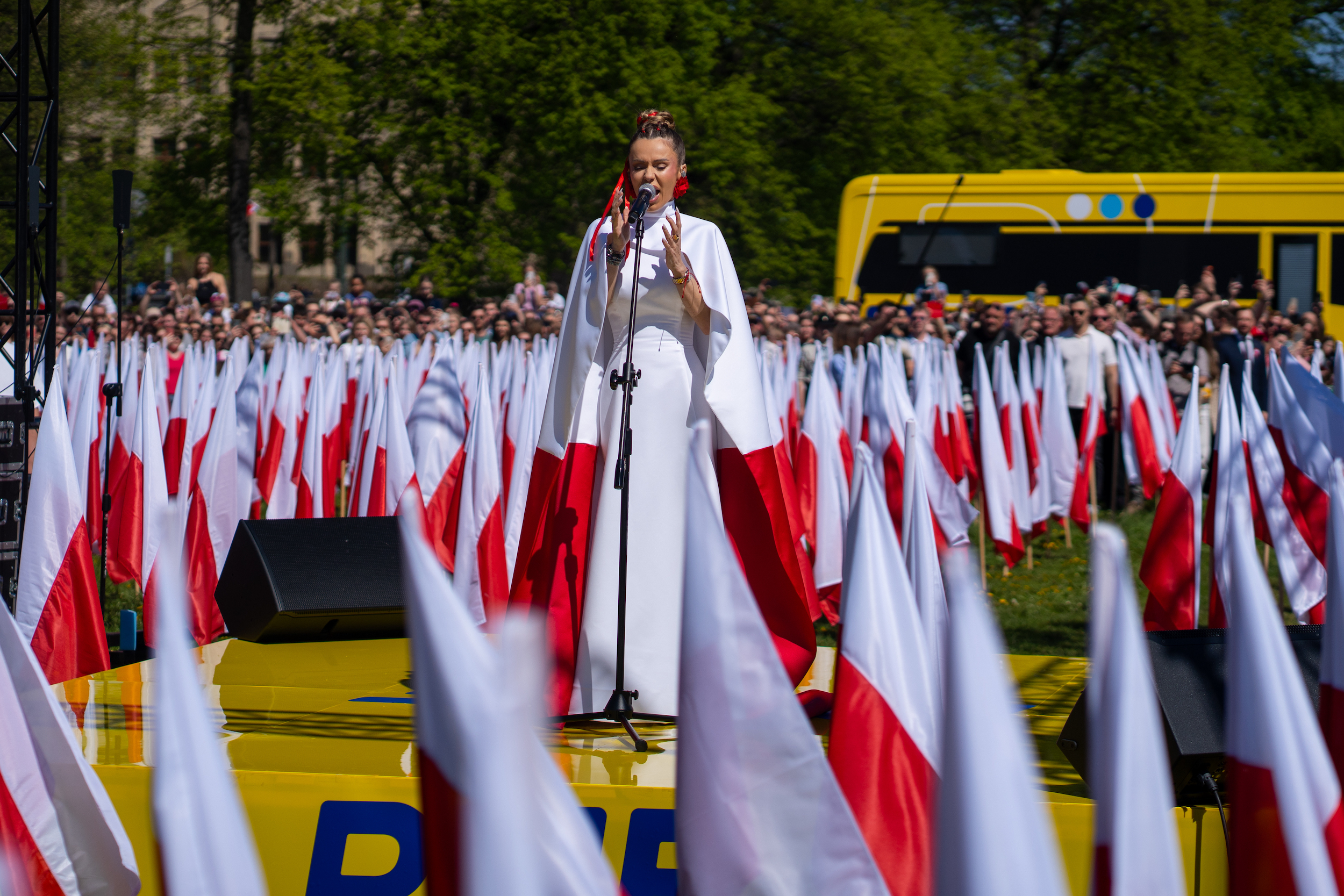 Doda zaśpiewała hymn Polski na krakowskich Błoniach i oddała hołd tragicznie zmarłemu Łukaszowi Litewce