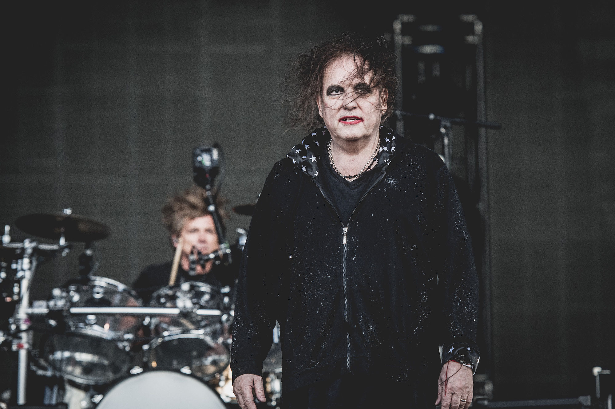 Niepokojące wieści od The Cure. Simon Gallup musiał zostać zastąpiąny prez swojego syna na trasie